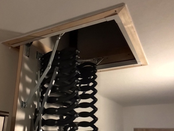 Padláslépcsők beépítése