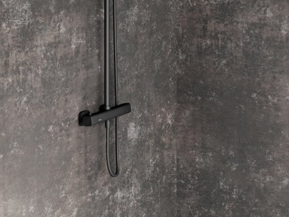 Ravak TD F 091.20BL Sprchový stĺp s termostatickou batériou, posuvný, so sprchovým setom, čierna