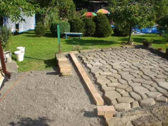 Zahradní (přírodní kámen) Klinker chodník Plastermacher