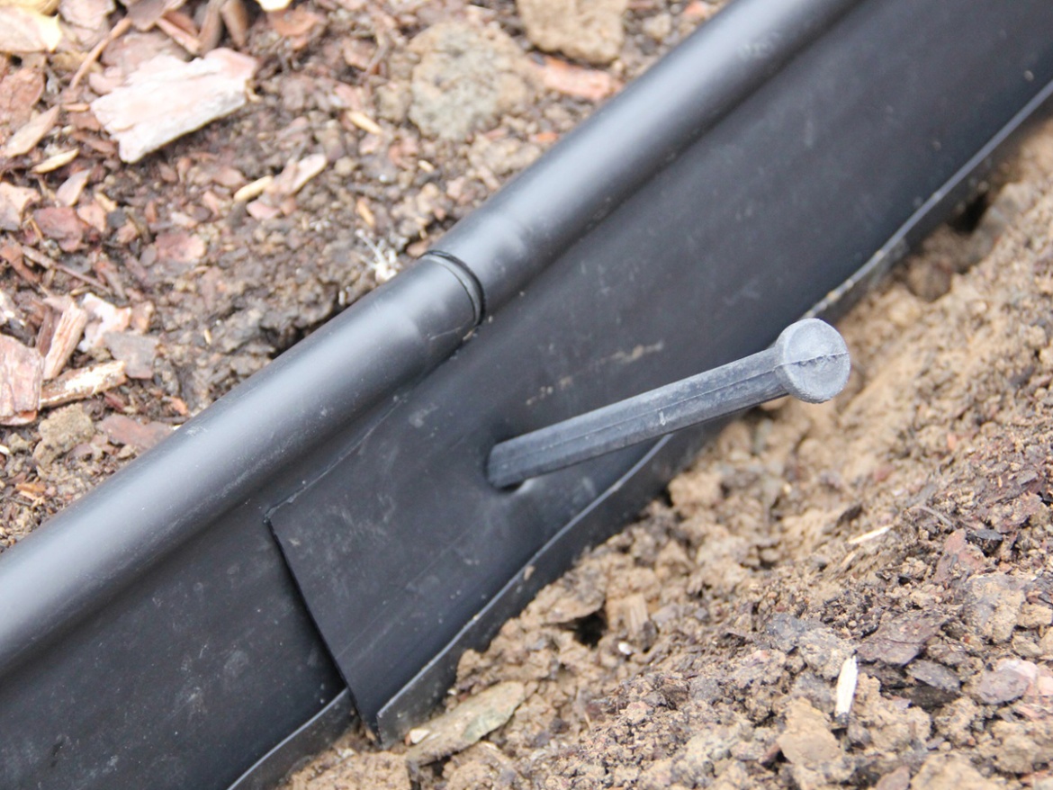 Neviditeľný obrubník Lanit Plast Garden