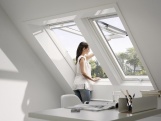 Výklopně-kyvné střešní okno Premium Velux Výklopně - kyvné GPU 0050