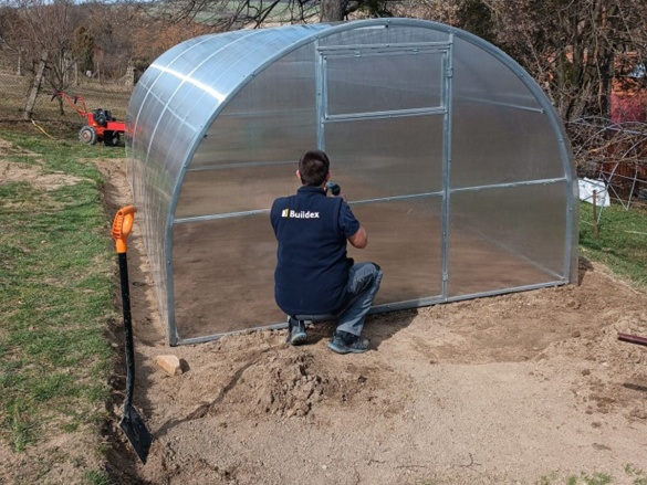 Profesionálna montáž skleníkov na kľúč