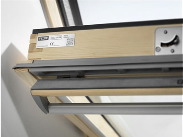 Kyvné střešní okno Premium Velux GGL 3073