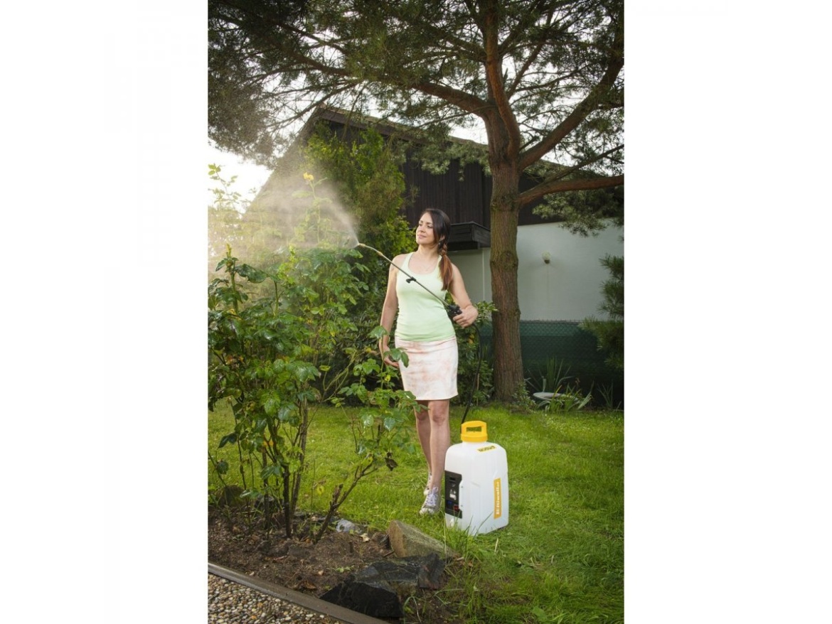 Aku postřikovač 20 V + 2Ah baterie + nabíječka Riwall PRO RAS 1220 SET