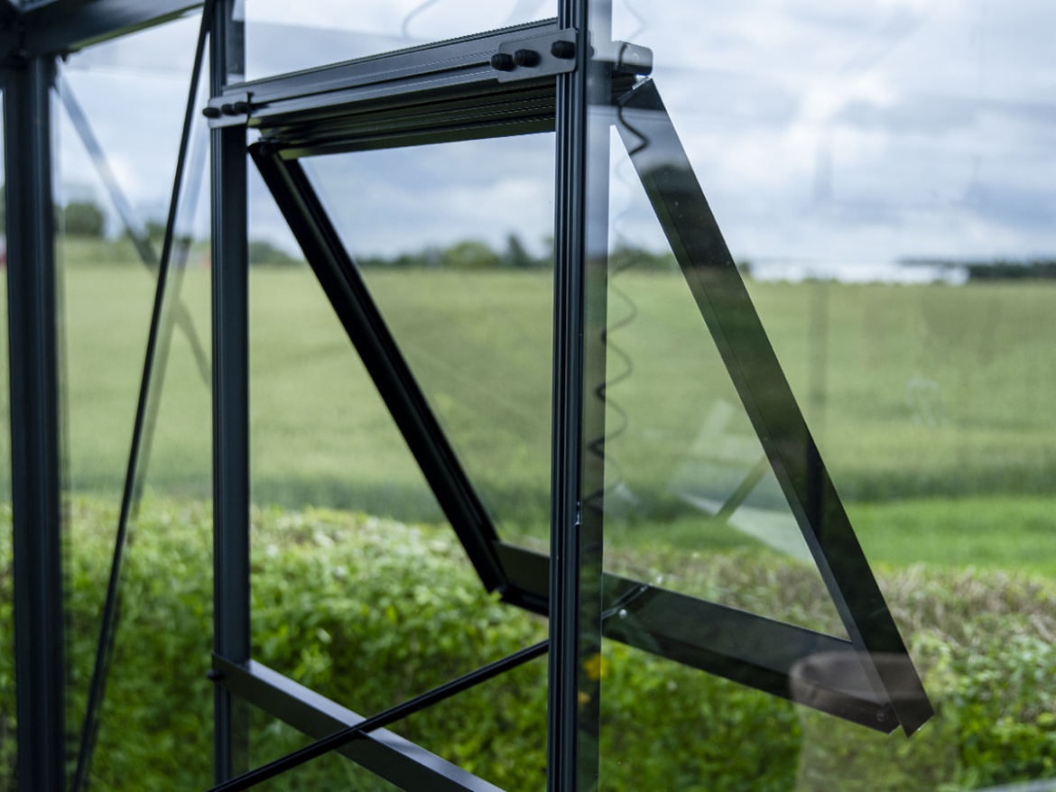 Pavilón / Oranžéria na podmurovke Juliana Grand Oase On-Wall