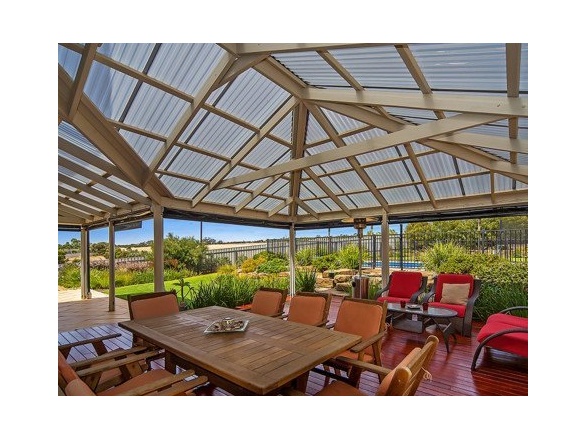 Polykarbonátová vlnitá deska  WBH STRONG - čirá Covernit Vlnitý polykarbonát WBH Strong čirý