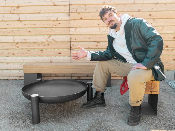 Lavica Bohemit Mr. Allen