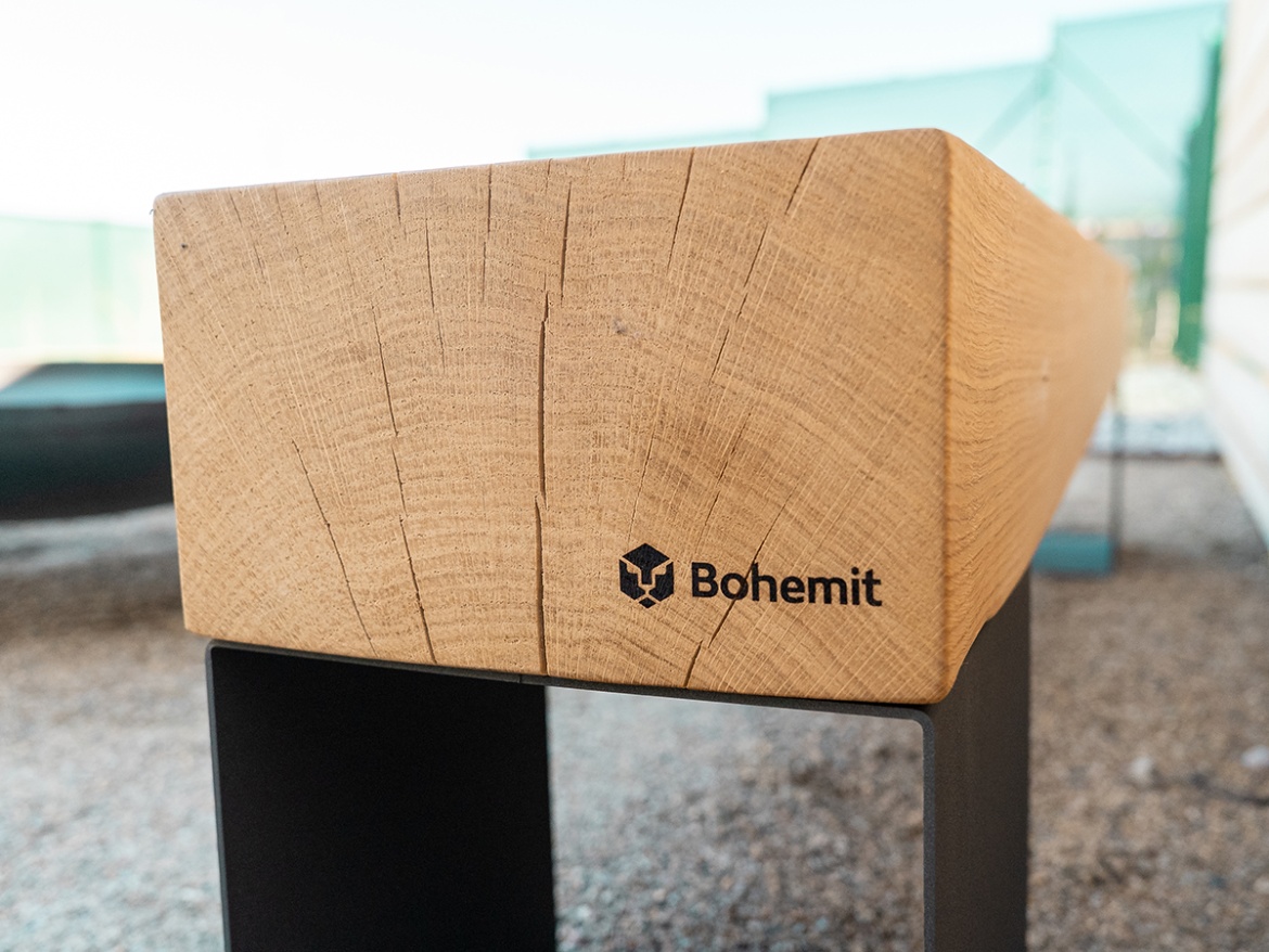 Lavice Bohemit Mr. Allen