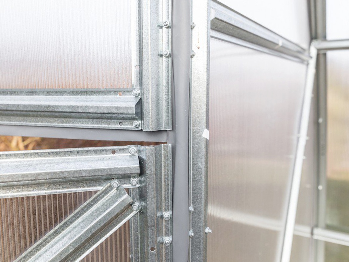 Zahradní skleník z polykarbonátu Gutta Atlas