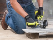 Sarokcsiszoló Ryobi R18AG7-140S