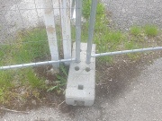 Betónový podstavec mobilného panelu Arepo