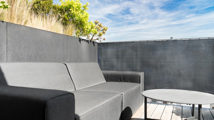 Ako nainštalovať balkónové a plotové zásteny