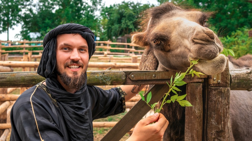 Polykarbonát vs. ťava, traktor a…