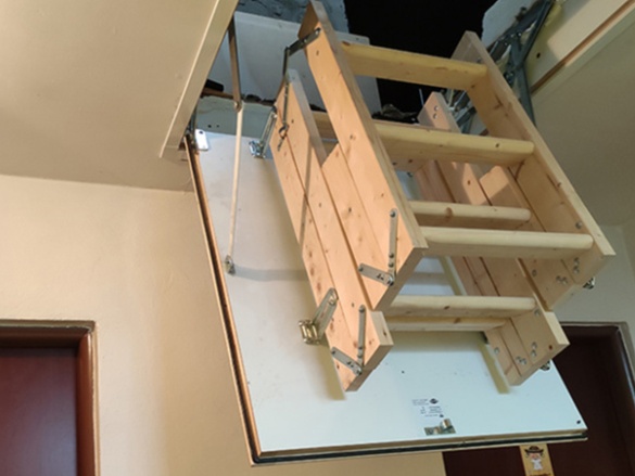 Padláslépcsők beépítése