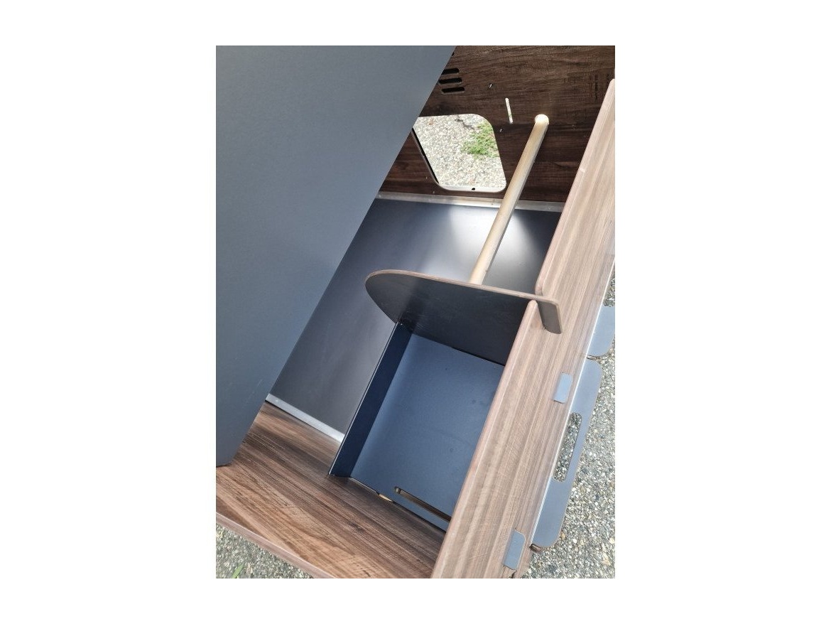 Scobax Kurník POLLY SIMPLY L – odolný HPL kurník pro 6–8 slepic bez údržby + možnost Polly AutoDefender