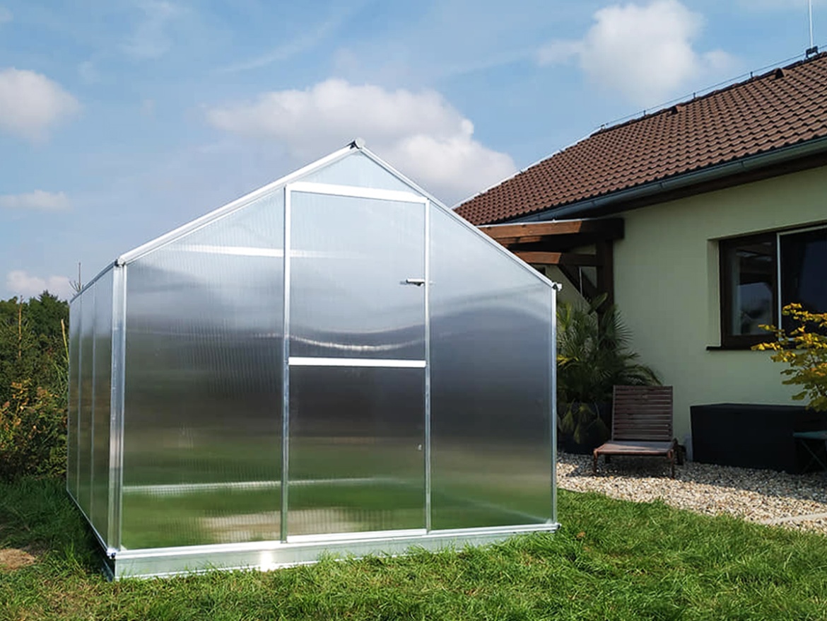 Zahradní skleník z polykarbonátu Gutta Gardentec F