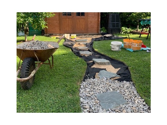 Láthatatlan járdaszegély GT Neviditelný obrubník