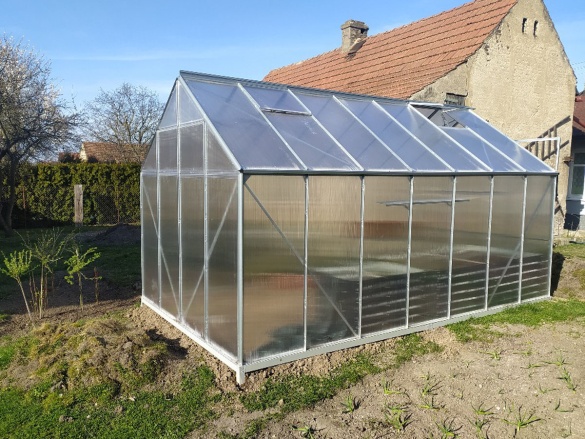 Profesionální montáže skleníků na klíč