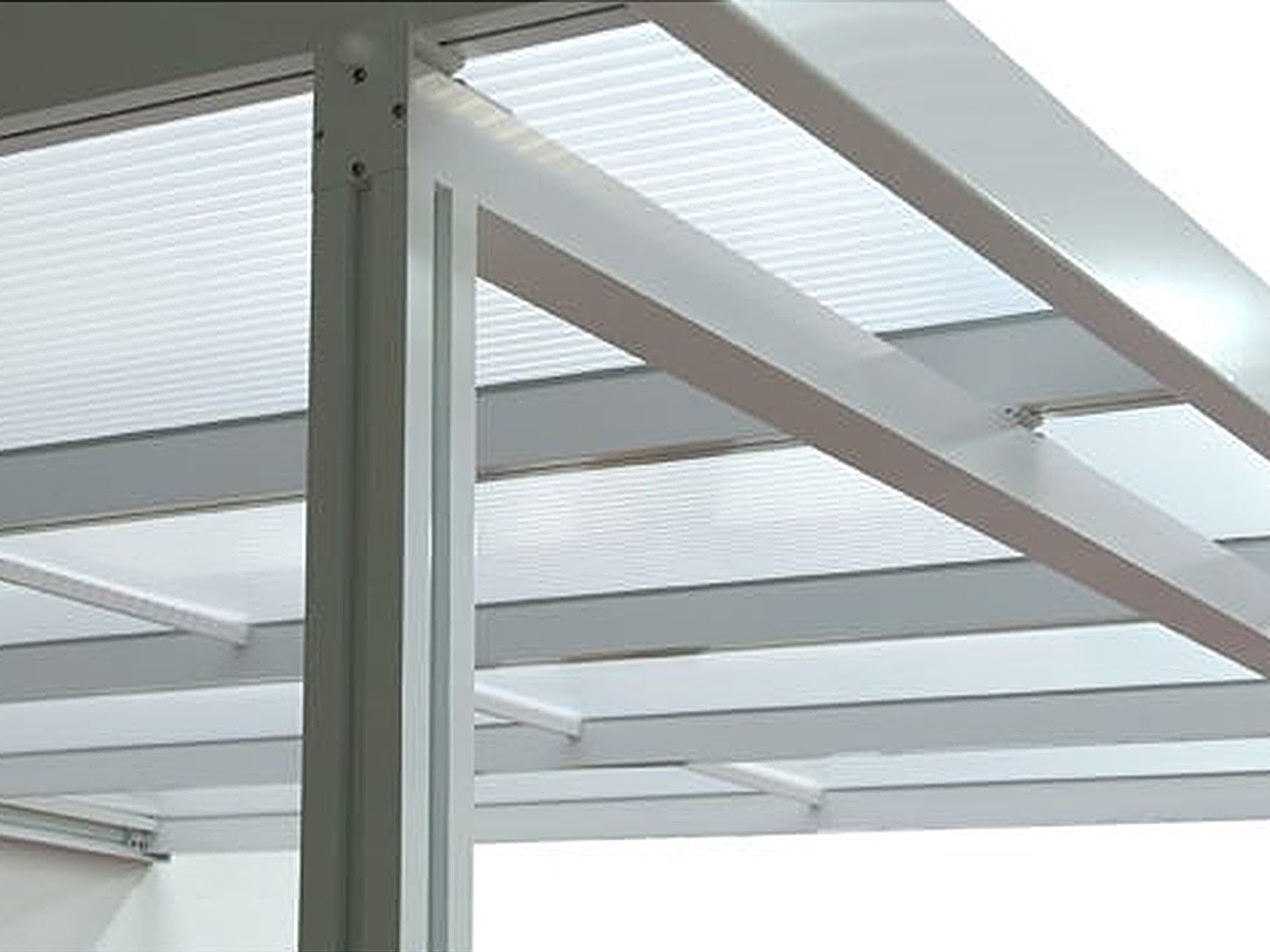 Hliníková pergola - čirý / bílá konstrukce Gutta Terrassendach Premium