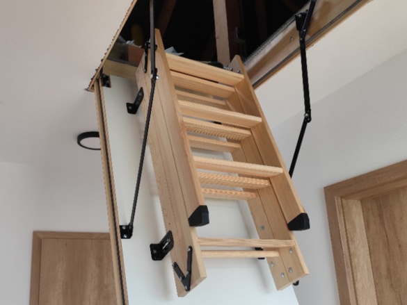 Padláslépcsők beépítése
