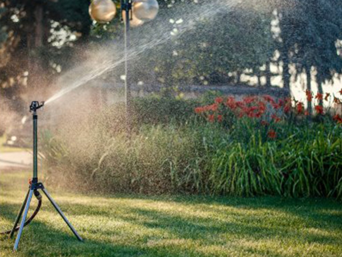 Otočný pulzující rozstřikovač Bradas