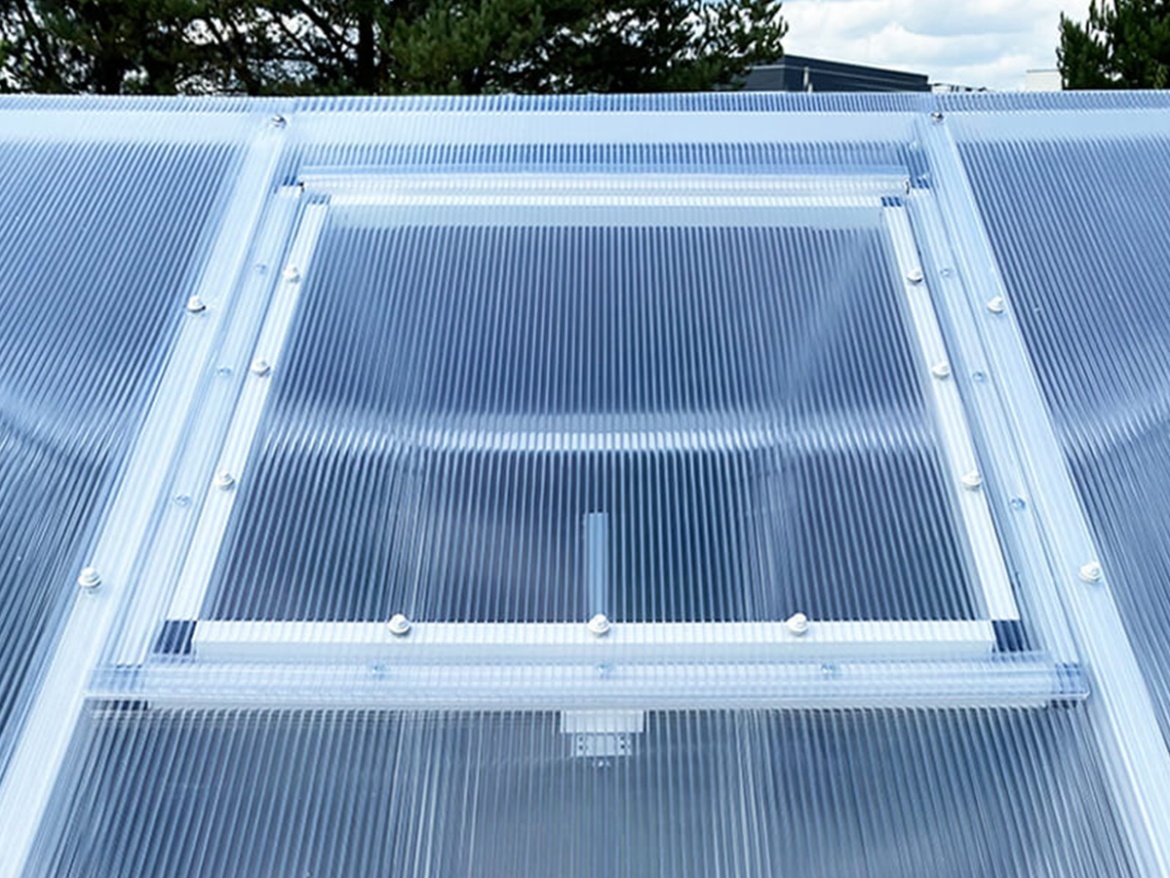 Ablak automatikus nyitóval Scobax