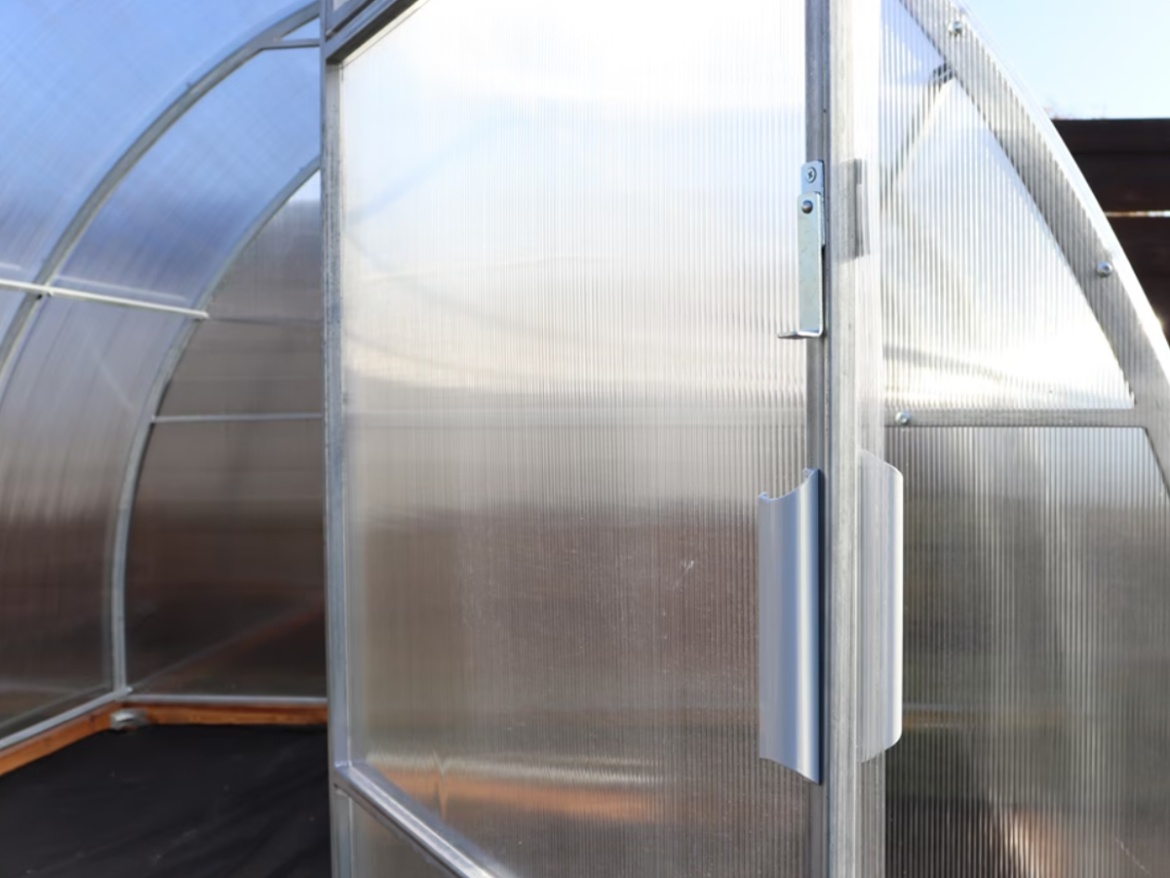 Polikarbonát üvegház Scobax Scout