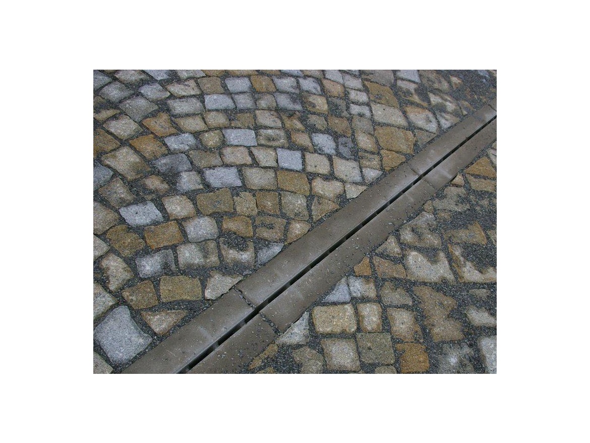 Betonový žlab štěrbinový Gutta D400