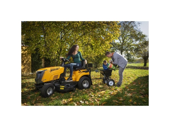 Trávny traktor 92 cm so zadným vyhadzovaním a hydrostatickou prevodovkou Riwall PRO RLT 92 HRD