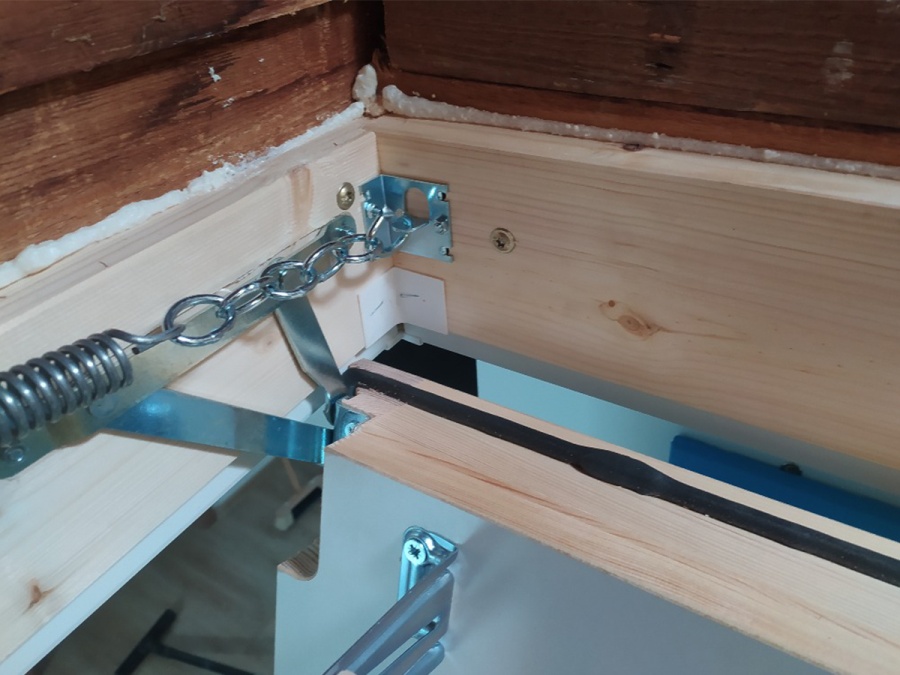 Padláslépcsők beépítése