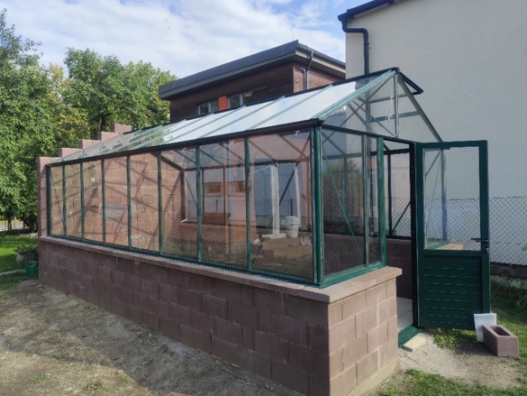 Profesionálna montáž skleníkov na kľúč