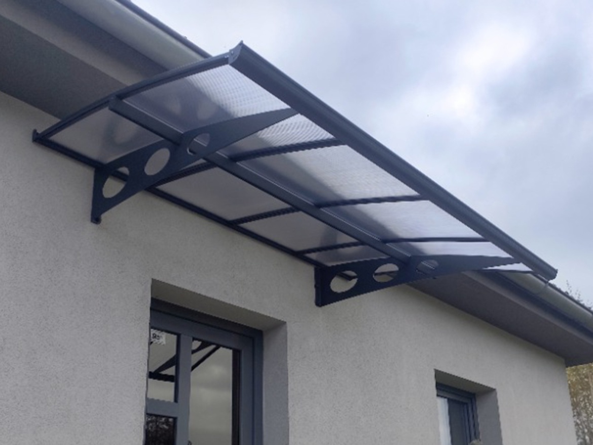 Pergolák, télikertek és előtetők telepítése