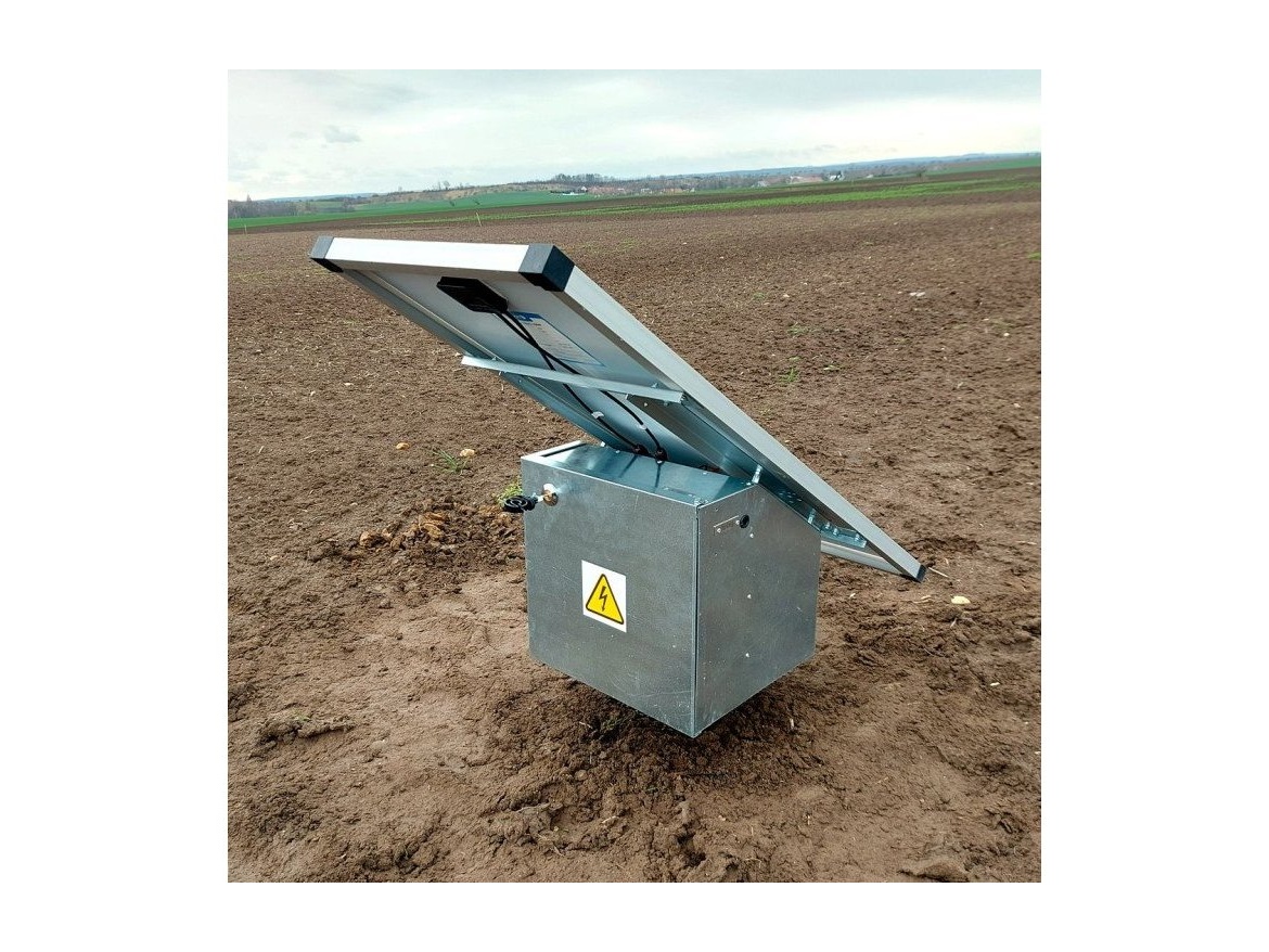 Scobax Základní sada na solární ohradník s bezpečnostní schránkou, regulátor 10 A, panel 100 W, konzole