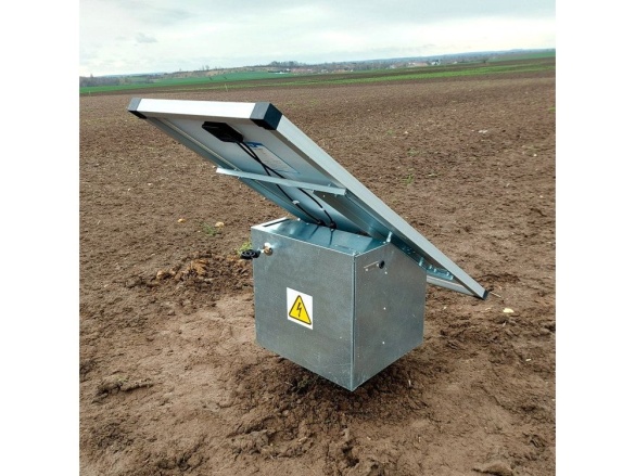 Scobax Základní sada na solární ohradník s bezpečnostní schránkou, regulátor 10 A, panel 100 W, konzole