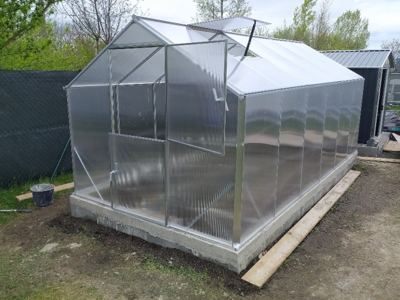 Profesionálna montáž skleníkov na kľúč