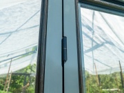 Klasický skleník na podezdívce Euro-Serre Maxi On-wall