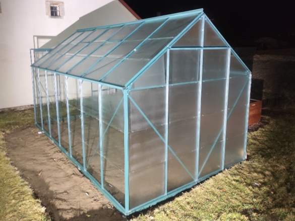 Profesionální montáže skleníků na klíč