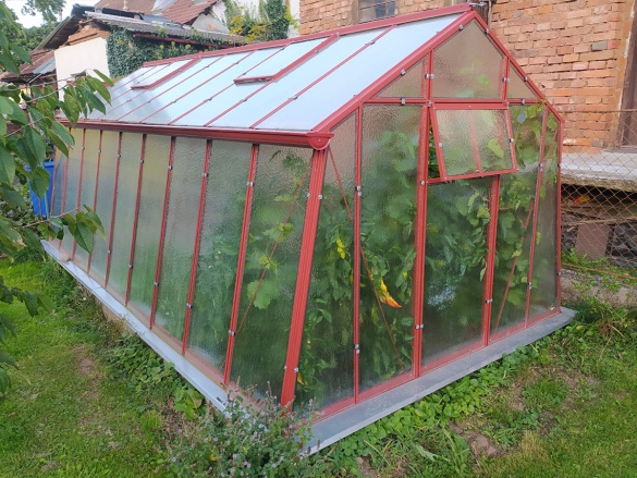 Profesionální montáže skleníků na klíč