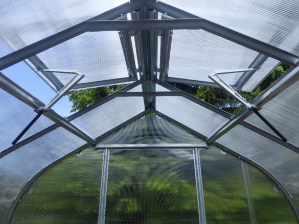 Profesionálna montáž skleníkov na kľúč