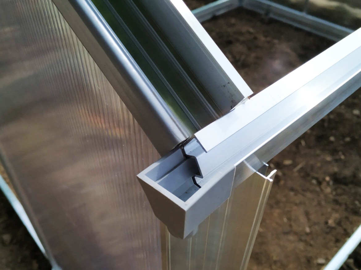 Zahradní skleník z polykarbonátu Gutta Gardentec F