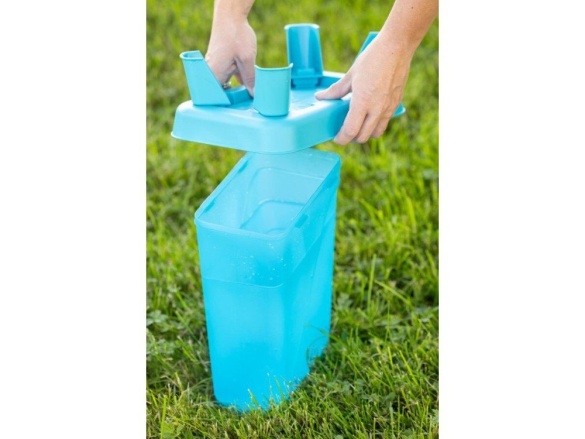 Scobax Plastová napáječka s nožičkami 3.5 L, více barev