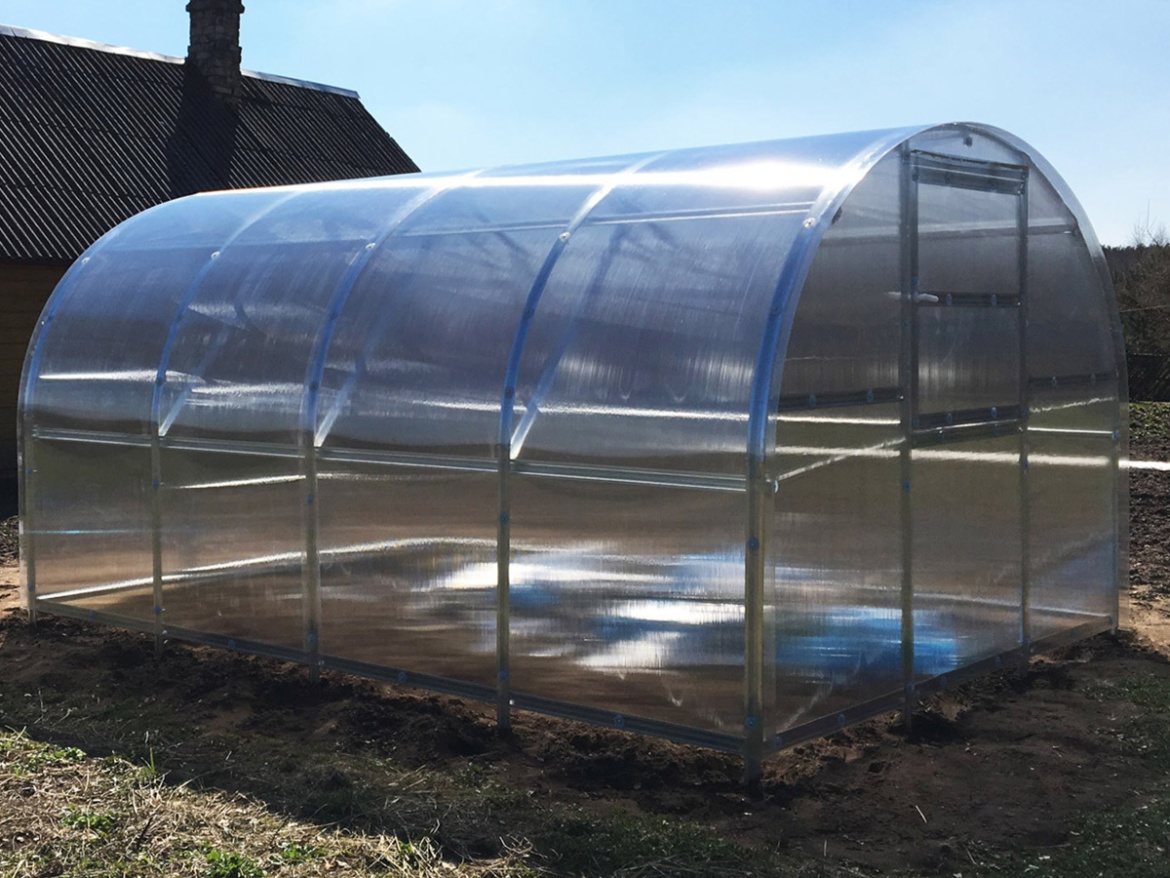 Polikarbonát üvegház Gutta Gardentec Kompakt