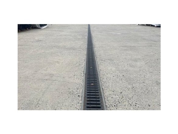 Covernit Spádový betonový žlab D400 s litinovou mříží