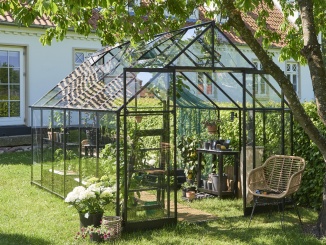 Klasické skleníky zo skla Halls –  Halls Qube+ 3,9 m x 2,6 m, černá, kalené sklo 3 mm