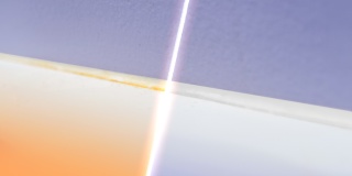 Toto vybieli a vyčistí zažltnutý silikón