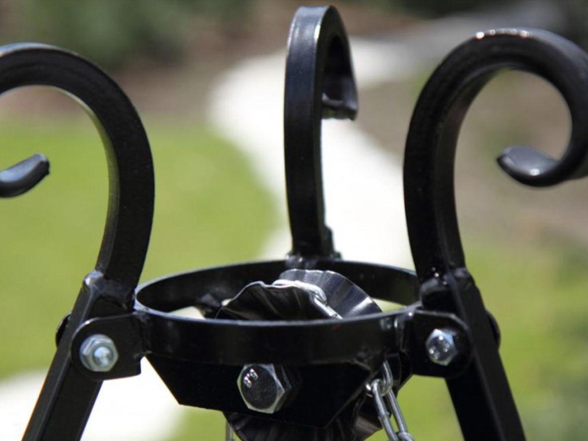 Trojnožka s kladkou a roštem CookKing