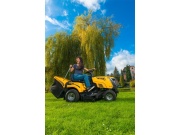 92 cm-es fűnyíró traktor hátsó kidobással és mechanikus sebességváltóval Riwall PRO RLT 92 TRD