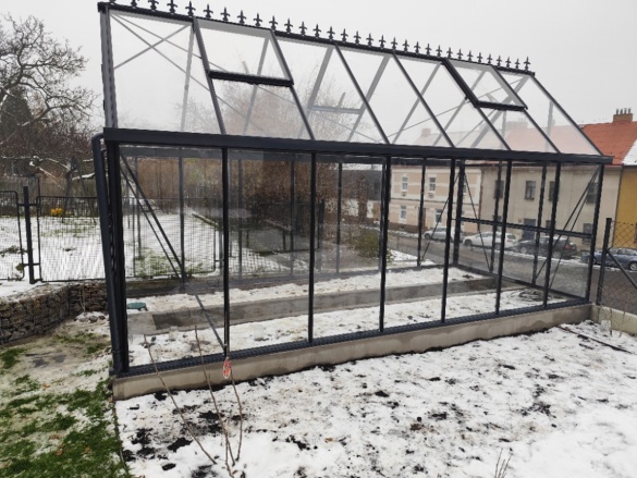 Profesionální montáže skleníků na klíč