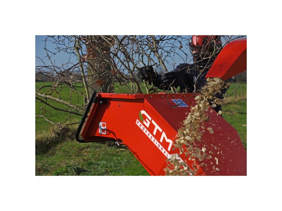 Benzinový drtič dřeva s pásovým pojezdem GTM GTS 1300 RG