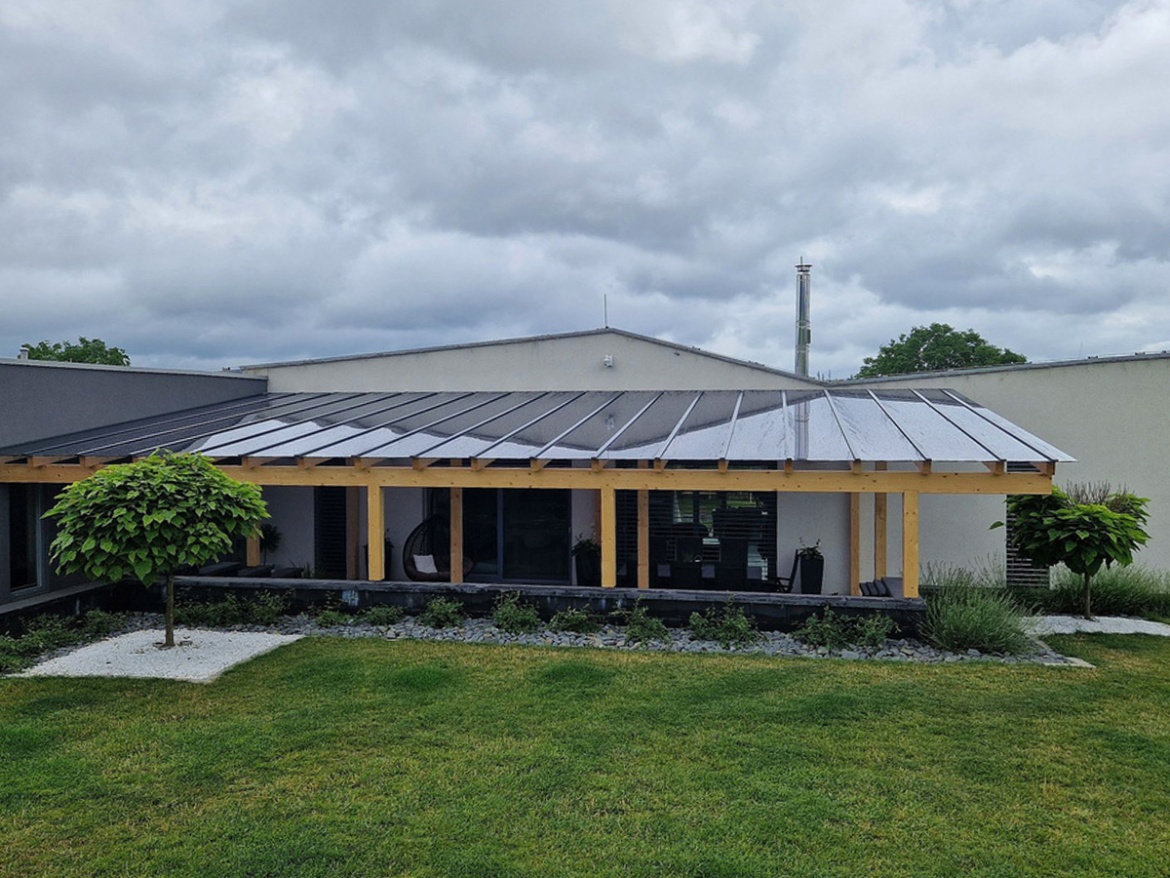 Tömör polikarbonát lemez UV-védelemmel Arla Plast